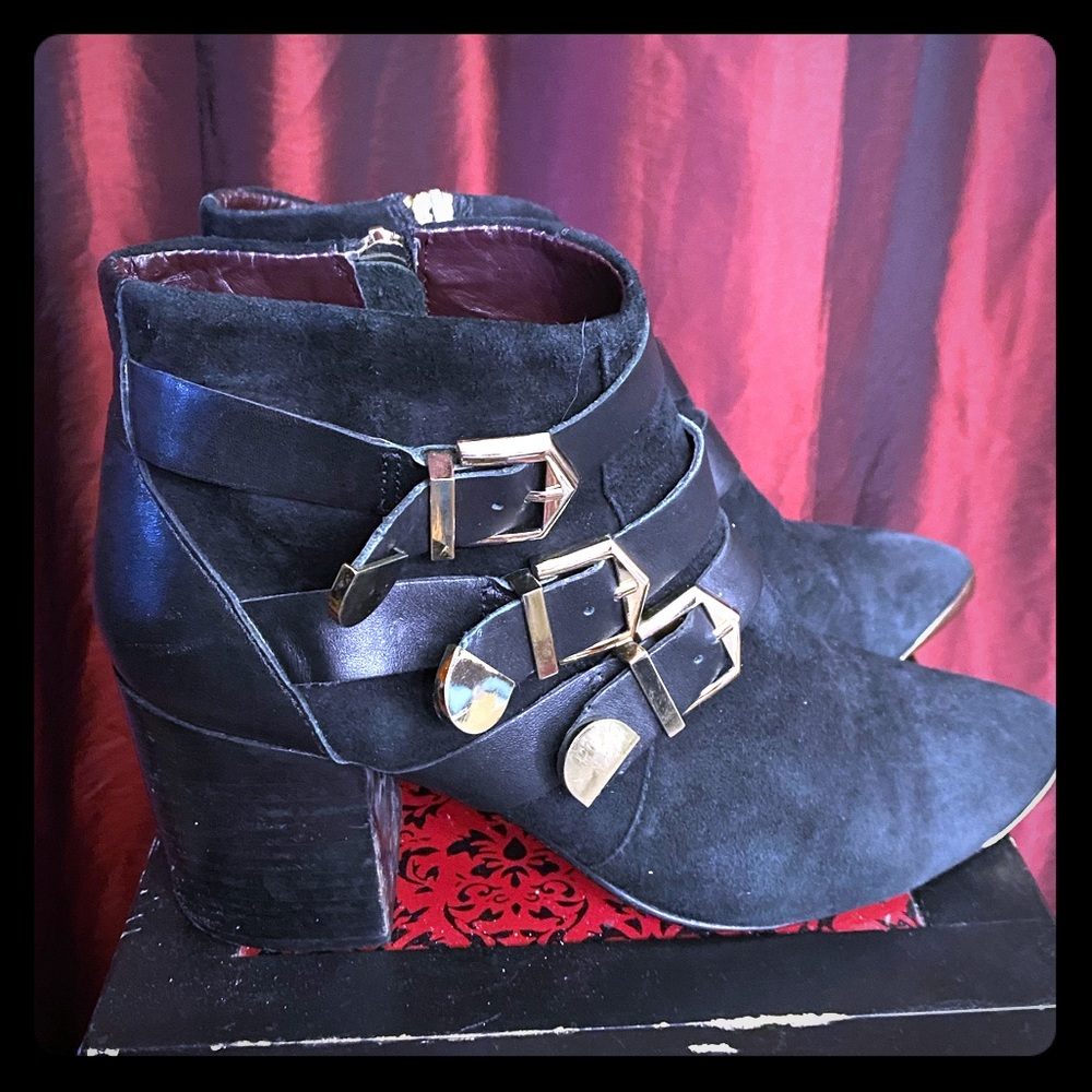 Report Signature Black Booties Boots